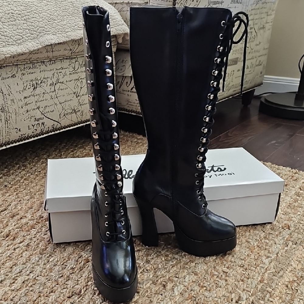 Black Leather Lace-Up Platform Boots
